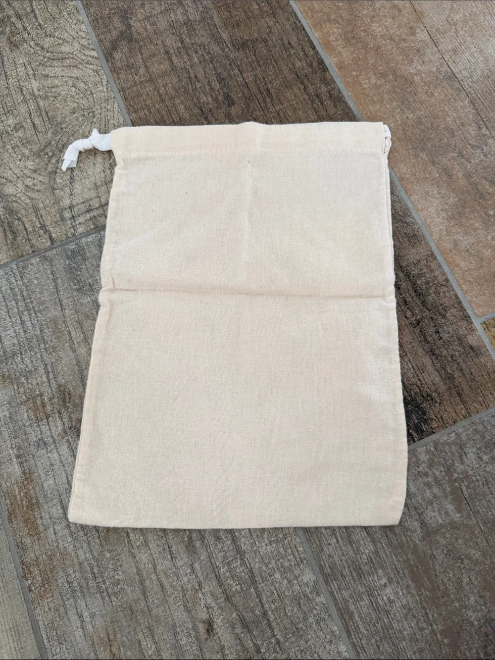 Jimmy Choo Cream Drawstring Logo Dust Bag - Picture 2 of 4